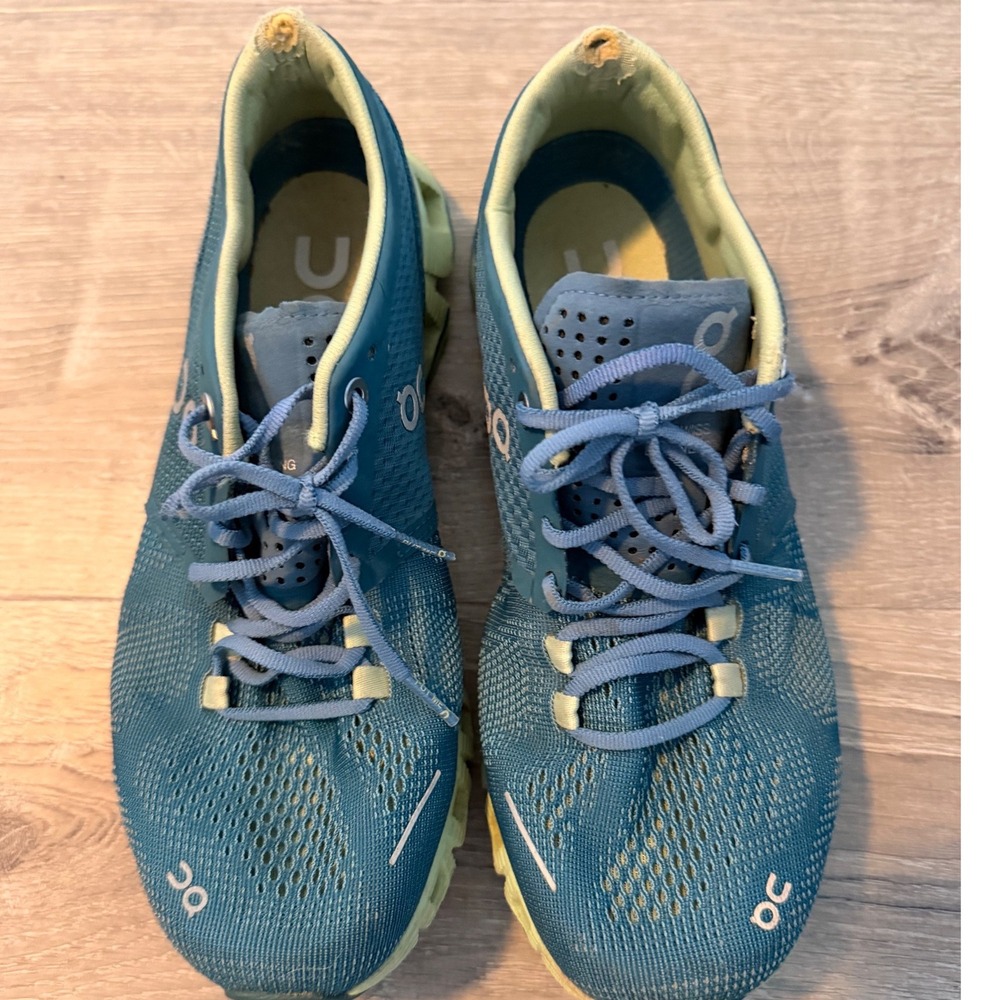 On Running Cloudflow Womens 7 Blue Lime Green Swiss Engineering Sneakers
